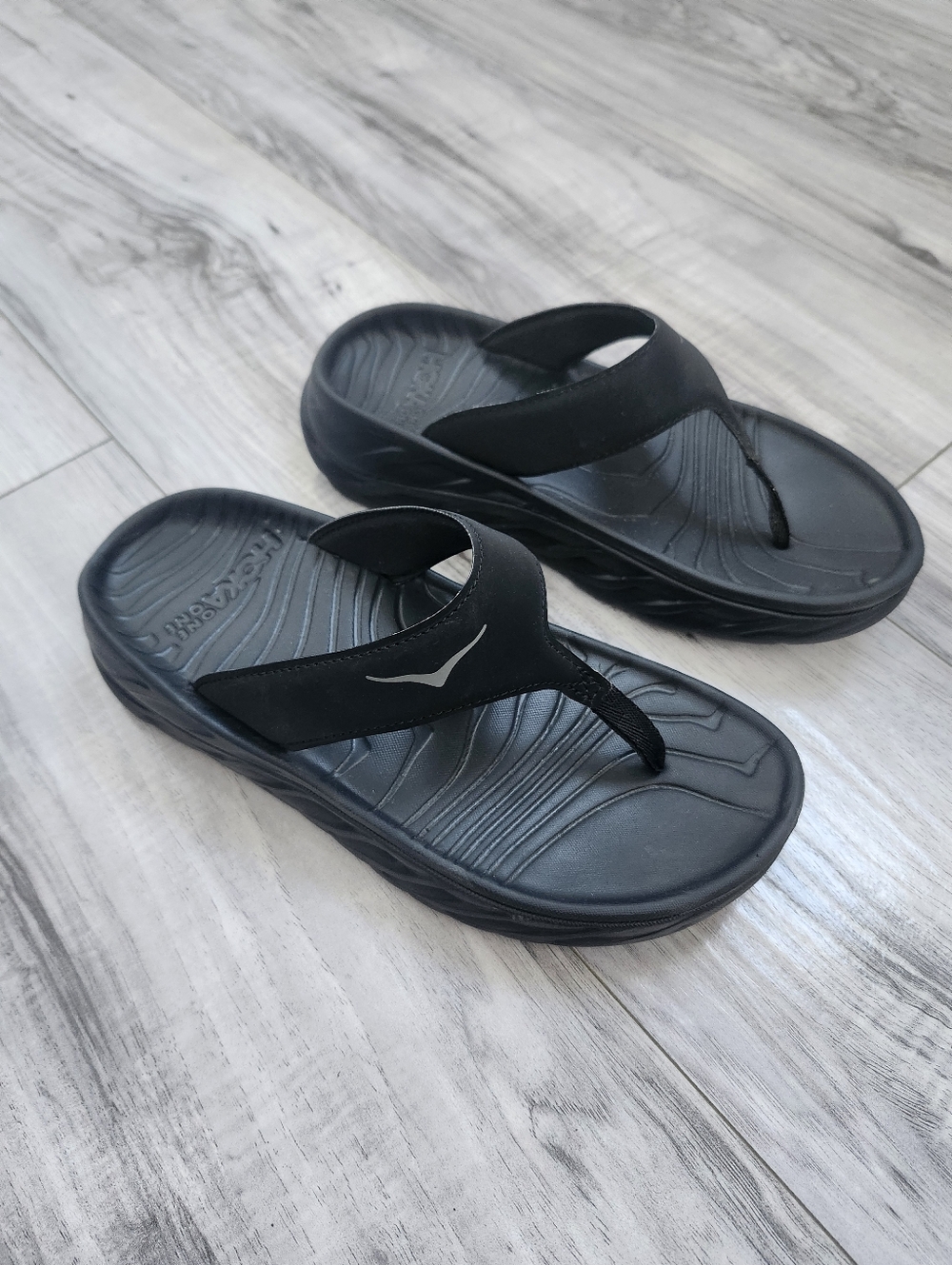 Hoka One One Ora Recovery Flip thong sandals